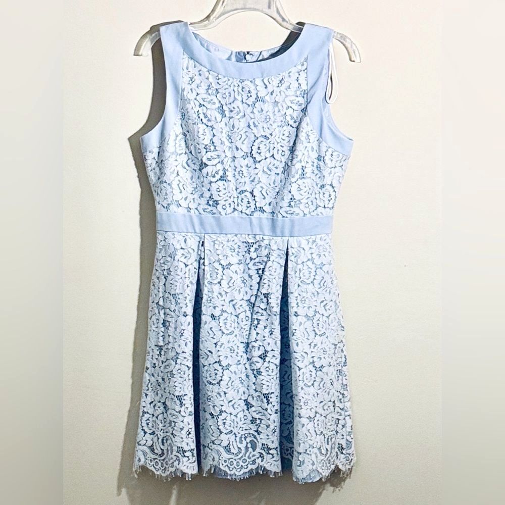 J Howard Lace Sleeveless Dress size 8 Light Blue  Grey Fit n Flare Holiday Party